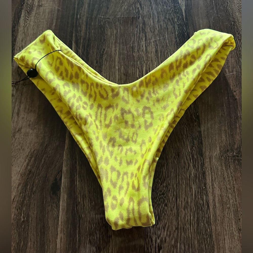 Skatie Mandi Bottom in Tropicale. NEW